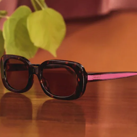 NWT Badge Rounded Square Sunglasses Coach